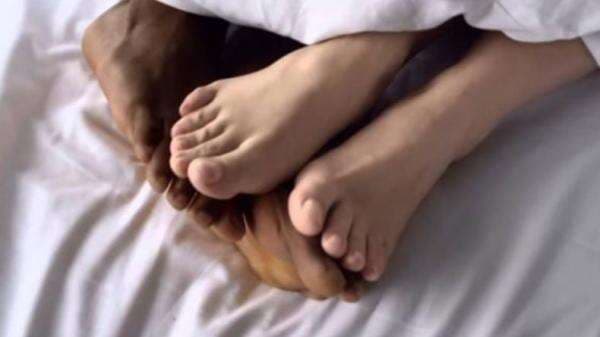 Hukum Berhubungan Suami Istri di Bulan Ramadan Malam Hari Bagi Pasangan Muslim Hukum Berhubungan Suami Istri di Bulan Ramadan Malam Hari Bagi Pasangan Muslim