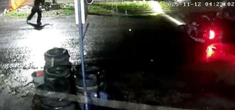 Begal Bersenpi Rampas Motor Karyawan di Bekasi, Videonya Viral di Medsos Begal Bersenpi Rampas Motor Karyawan di Bekasi, Videonya Viral di Medsos