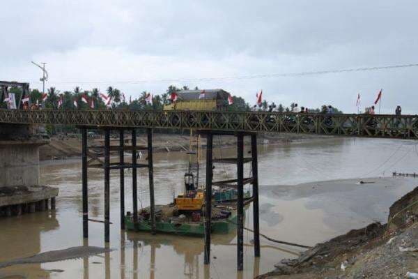 Jembatan Darurat Krueng Tingkem Dibuka, Bireuen-Banda Aceh Kembali Terhubung Jembatan Darurat Krueng Tingkem Dibuka, Bireuen-Banda Aceh Kembali Terhubung