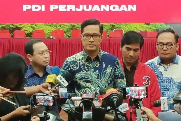 Febri Diansyah Akui Dipanggil KPK Hari Ini: Saya Bisa Hadir setelah Sidang Pak Hasto Febri Diansyah Akui Dipanggil KPK Hari Ini: Saya Bisa Hadir setelah Sidang Pak Hasto