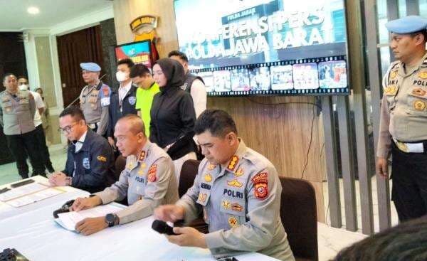 Resbob Resmi Jadi Tersangka Kasus Ujaran Kebencian terhadap Suku Sunda Resbob Resmi Jadi Tersangka Kasus Ujaran Kebencian terhadap Suku Sunda