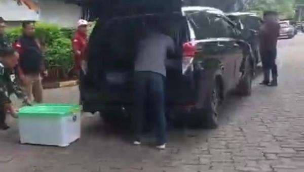 Jari Balita Tersangkut di Oven Kue, Evakuasi Sangat Dramatis Jari Balita Tersangkut di Oven Kue, Evakuasi Sangat Dramatis