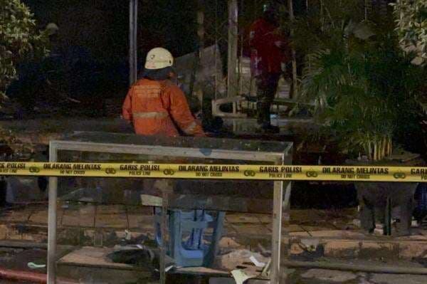 Kondisi Terkini Kebakaran Pasar Taman Puring, Api Mulai Padam dan Garis Polisi Terpasang Kondisi Terkini Kebakaran Pasar Taman Puring, Api Mulai Padam dan Garis Polisi Terpasang