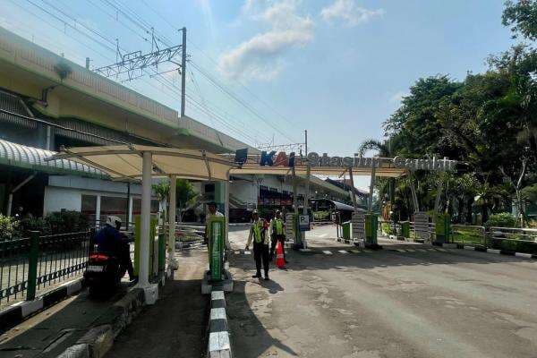 Viral Motor di Parkiran Stasiun Gambir Digasak Maling, Ini Respons KAI Viral Motor di Parkiran Stasiun Gambir Digasak Maling, Ini Respons KAI
