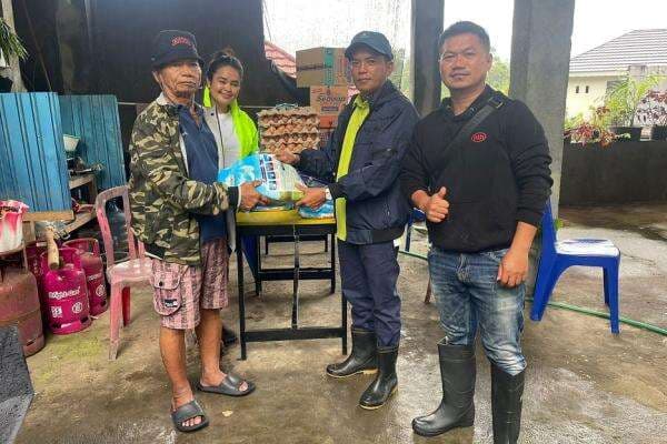 Gercep ke Lokasi Banjir-Longsor di Manado, Anggota DPRD dari Perindo Yasir Tarukbua Door to Door Salurkan Bantuan Gercep ke Lokasi Banjir-Longsor di Manado, Anggota DPRD dari Perindo Yasir Tarukbua Door to Door Salurkan Bantuan