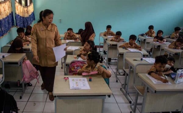 Daftar Gaji Guru Tertinggi di ASEAN, Indonesia Urutan Berapa? Daftar Gaji Guru Tertinggi di ASEAN, Indonesia Urutan Berapa?