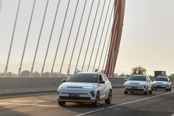 Hyundai Berencana Dirikan Stasiun Pengisian Hidrogen di Indonesia Hyundai Berencana Dirikan Stasiun Pengisian Hidrogen di Indonesia