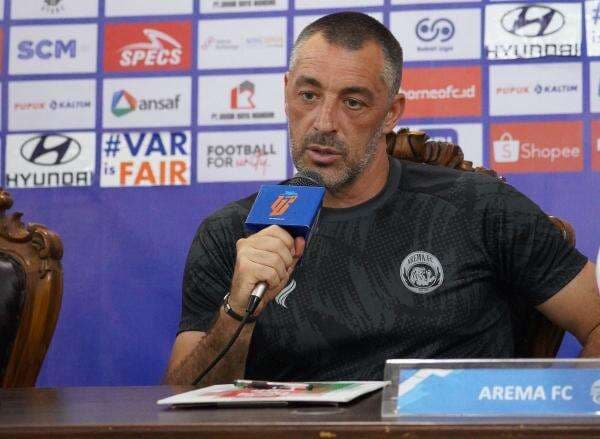 Respons Jose Gomes Usai Laga Arema FC vs Persebaya Surabaya Batal Main di Stadion Kanjuruhan Respons Jose Gomes Usai Laga Arema FC vs Persebaya Surabaya Batal Main di Stadion Kanjuruhan