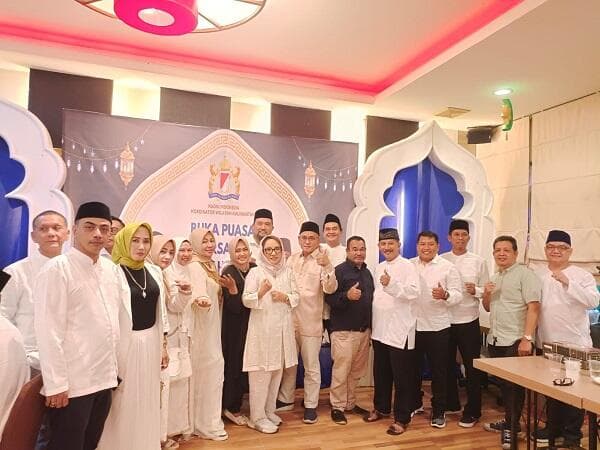 Gelar Buka Puasa Bersama dan Santunan di Pontianak, Kadin Dorong Pertumbuhan Dunia Usaha Gelar Buka Puasa Bersama dan Santunan di Pontianak, Kadin Dorong Pertumbuhan Dunia Usaha