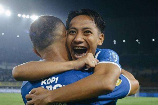 Persib Bandung Berpeluang Kunci Gelar Juara Liga 1 Lebih Cepat, Ini Skenarionya! Persib Bandung Berpeluang Kunci Gelar Juara Liga 1 Lebih Cepat, Ini Skenarionya!