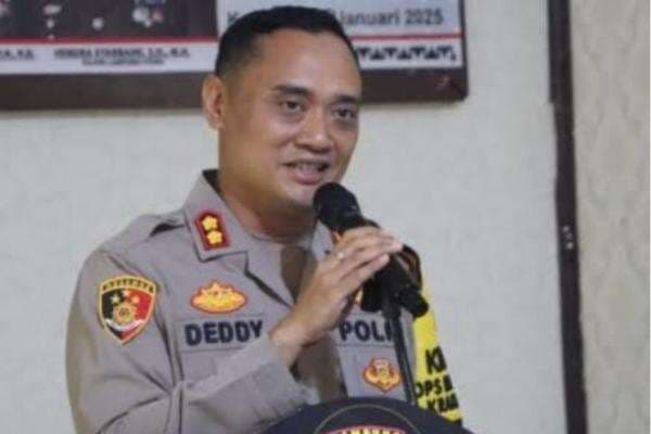 Kapolres Lampung Utara Ultimatum Debt Collector, Rampas Kendaraan di Jalan Akan Dipidana Kapolres Lampung Utara Ultimatum Debt Collector, Rampas Kendaraan di Jalan Akan Dipidana