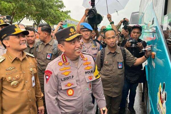 Kapolri Prediksi Puncak Arus Mudik Terjadi Malam Ini sampai Subuh Kapolri Prediksi Puncak Arus Mudik Terjadi Malam Ini sampai Subuh