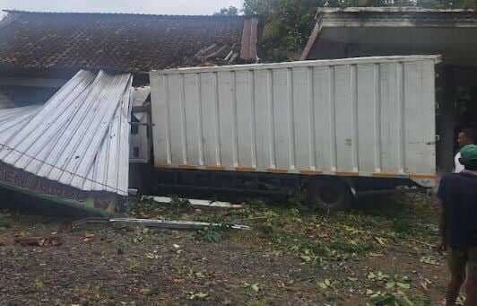 Kronologi Kecelakaan Maut Suami Istri Tewas Ditabrak Mobil di Kulonprogo Kronologi Kecelakaan Maut Suami Istri Tewas Ditabrak Mobil di Kulonprogo