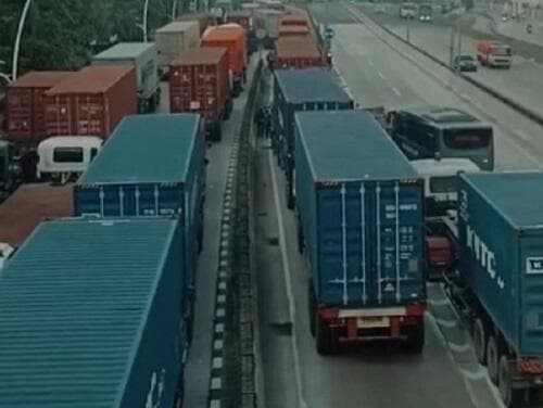 5 Fakta Pelabuhan Tanjung Priok Overload dan Macet 5 Fakta Pelabuhan Tanjung Priok Overload dan Macet
