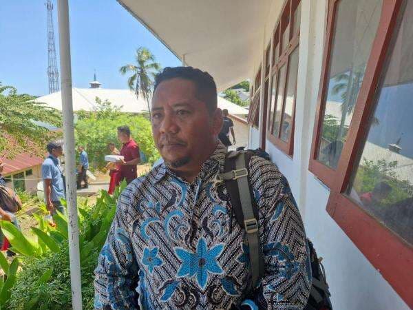 Kisah Guru yang Part Time Jadi Ranger Komodo Kisah Guru yang Part Time Jadi Ranger Komodo