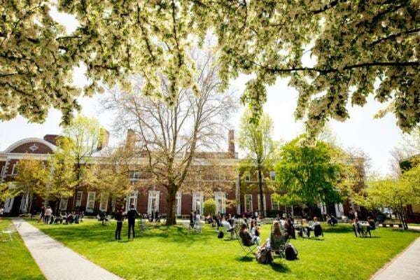 Kisaran Gaji Lulusan S1 Harvard University Berdasar Hasil Survei Kisaran Gaji Lulusan S1 Harvard University Berdasar Hasil Survei