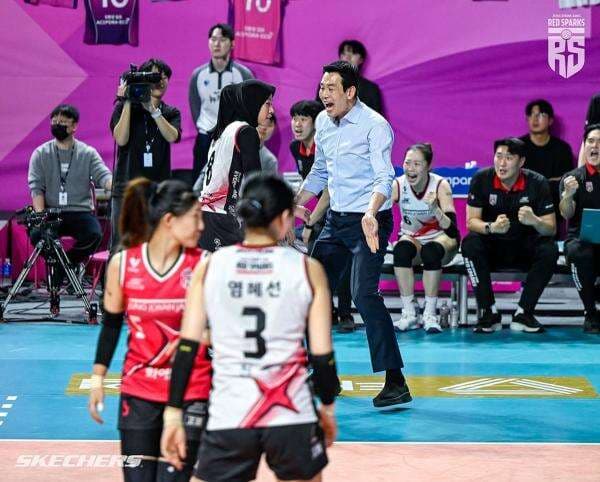 Pelatih Red Sparks Tetap Bangga meski Megawati Hangestri Dkk Gagal Juara Liga Voli Putri Korea Selatan 2024-2025 Pelatih Red Sparks Tetap Bangga meski Megawati Hangestri Dkk Gagal Juara Liga Voli Putri Korea Selatan 2024-2025