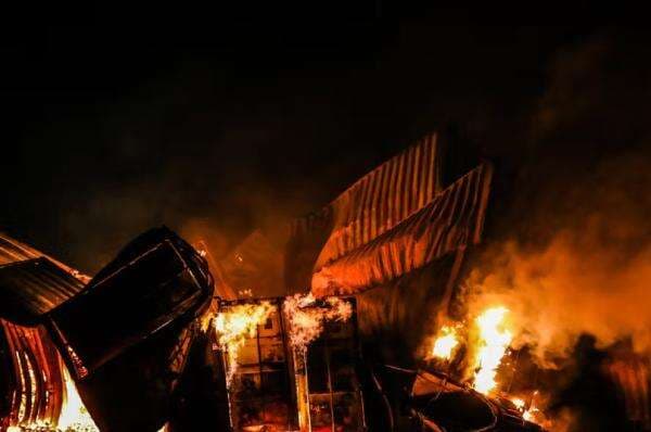 Korban Tewas Ledakan Dahsyat Pelabuhan Iran Capai 70 Orang, Teheran Sebut Ada Kelalaian Korban Tewas Ledakan Dahsyat Pelabuhan Iran Capai 70 Orang, Teheran Sebut Ada Kelalaian