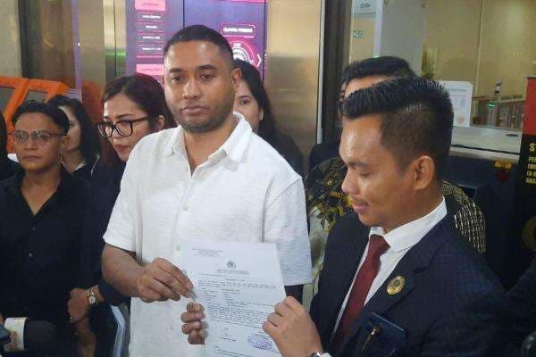 Rayen Pono Adukan Ahmad Dhani ke MKD Atas Dugaan Penghinaan Marga Rayen Pono Adukan Ahmad Dhani ke MKD Atas Dugaan Penghinaan Marga