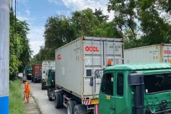 Macet Parah di Tanjung Priok Imbas Bongkar Muat, Pramono Tegur Pelindo dan Operator Macet Parah di Tanjung Priok Imbas Bongkar Muat, Pramono Tegur Pelindo dan Operator