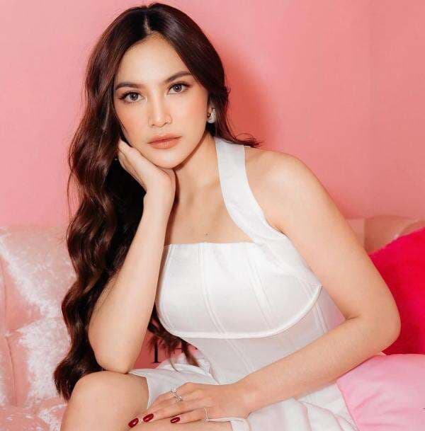 5 Potret Mahalini Makin Langsing Usai Melahirkan, Bak Anak ABG! 5 Potret Mahalini Makin Langsing Usai Melahirkan, Bak Anak ABG!