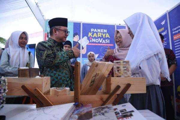 Mendikdasmen Dorong Peningkatan Kompetensi Guru SMK dan Instruktur LKP Mendikdasmen Dorong Peningkatan Kompetensi Guru SMK dan Instruktur LKP