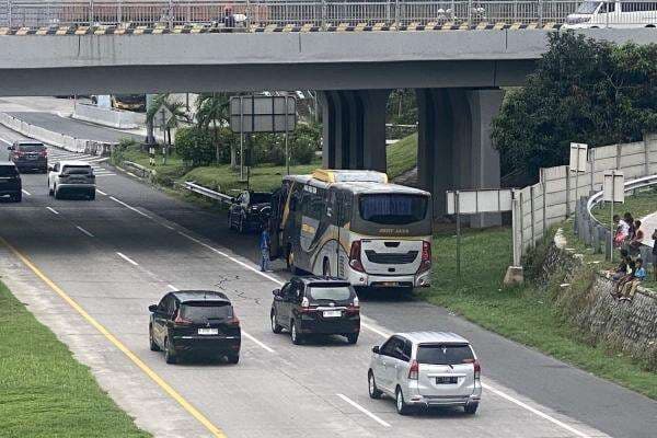 Perbandingan Kekayaan Ariel NOAH dengan Ahmad Dhani, Siapa Lebih Tajir? Perbandingan Kekayaan Ariel NOAH dengan Ahmad Dhani, Siapa Lebih Tajir?