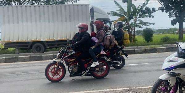 Bahaya, Banyak Pemudik Motor Bawa Muatan Berlebih Bahaya, Banyak Pemudik Motor Bawa Muatan Berlebih