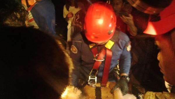 ODGJ Terjun dari Atas Jembatan Setinggi 15 Meter di Lombok Timur ODGJ Terjun dari Atas Jembatan Setinggi 15 Meter di Lombok Timur