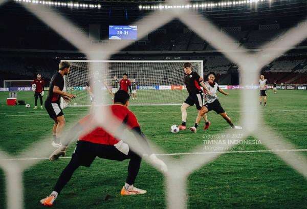 Prediksi Line Up Mengerikan Timnas Indonesia vs Bahrain: Waktunya Ole Romeny dan Ragnar Oratmangoen Menggila! Prediksi Line Up Mengerikan Timnas Indonesia vs Bahrain: Waktunya Ole Romeny dan Ragnar Oratmangoen Menggila!