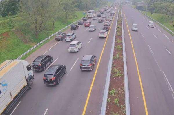 Pagi Ini Tol Cipali Arah Cirebon Padat Merayap Pagi Ini Tol Cipali Arah Cirebon Padat Merayap