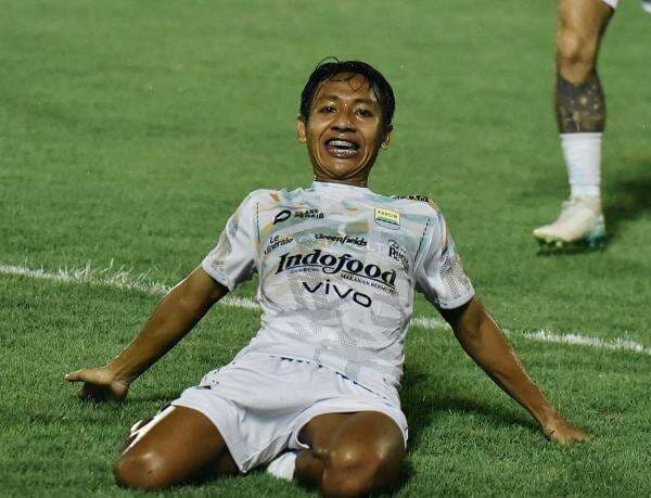 Patrick Kluivert Diminta Panggil Beckham Putra ke Timnas Indonesia Usai Cetak 2 Gol di Laga Semen Padang vs Persib Bandung Patrick Kluivert Diminta Panggil Beckham Putra ke Timnas Indonesia Usai Cetak 2 Gol di Laga Semen Padang vs Persib Bandung