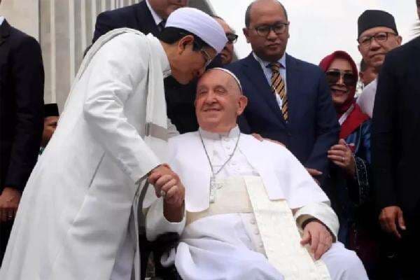 Paus Fransiskus Wafat, Menag: Jasa dan Persahabatan Beliau Tak Terlupakan Paus Fransiskus Wafat, Menag: Jasa dan Persahabatan Beliau Tak Terlupakan