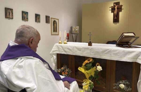 Pertama Kali, Vatikan Rilis Foto Paus Fransiskus sejak Dirawat di Rumah Sakit Pertama Kali, Vatikan Rilis Foto Paus Fransiskus sejak Dirawat di Rumah Sakit