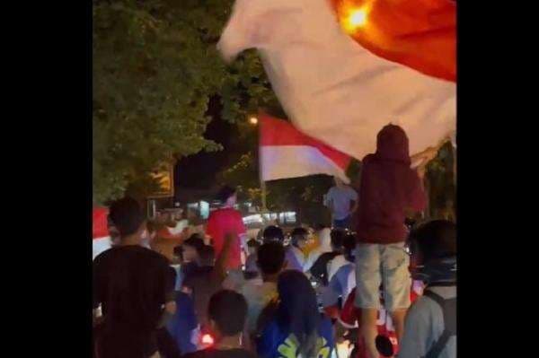 Warga Ambon Pawai di Jalan, Euforia Kemenangan Timnas Indonesia Kalahkan Bahrain Warga Ambon Pawai di Jalan, Euforia Kemenangan Timnas Indonesia Kalahkan Bahrain