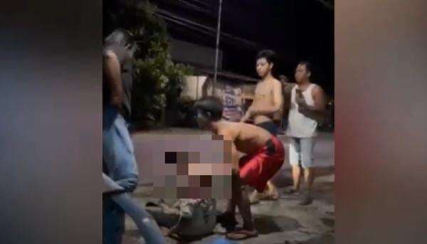 Diserang Gengster saat Nongkrong, Pemuda Ini Dibacok di Kepala hingga Kritis Diserang Gengster saat Nongkrong, Pemuda Ini Dibacok di Kepala hingga Kritis