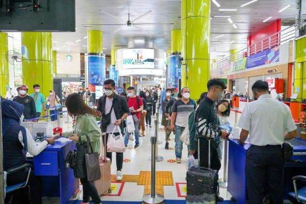 4,5 Juta Penumpang Naik Kereta saat Lebaran 2025, Ini Kata Pemudik 4,5 Juta Penumpang Naik Kereta saat Lebaran 2025, Ini Kata Pemudik