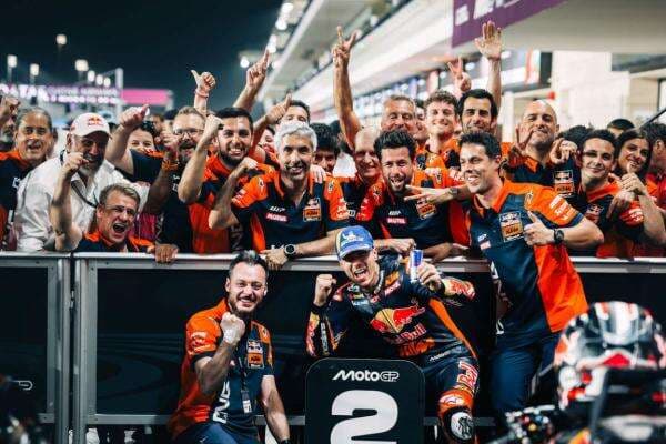 Penyebab Maverick Vinales Batal Jadi Runner-up dan Kena Penalti 16 Detik di MotoGP Qatar 2025 Penyebab Maverick Vinales Batal Jadi Runner-up dan Kena Penalti 16 Detik di MotoGP Qatar 2025