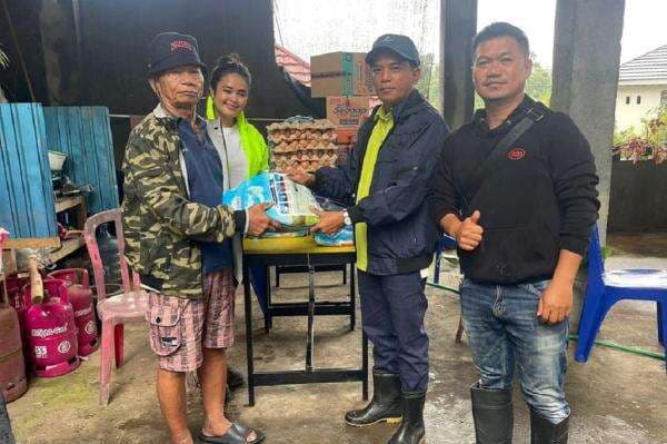 Anggota DPRD dari Partai Perindo Yasir Tarukbua Gerak Cepat Bantu Korban Banjir Manado Anggota DPRD dari Partai Perindo Yasir Tarukbua Gerak Cepat Bantu Korban Banjir Manado