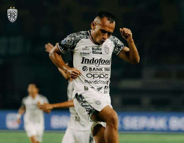 Hasil Babak Pertama Persib Bandung vs Bali United: Gol Cantik Irfan Jaya Bawa Serdadu Tridatu Unggul 1-0! Hasil Babak Pertama Persib Bandung vs Bali United: Gol Cantik Irfan Jaya Bawa Serdadu Tridatu Unggul 1-0!