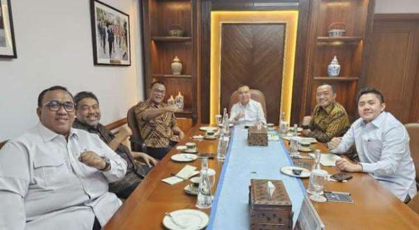 Prabowo Perintahkan Bentuk Satgas PHK hingga Akan Hadiri May Day di GBK Prabowo Perintahkan Bentuk Satgas PHK hingga Akan Hadiri May Day di GBK