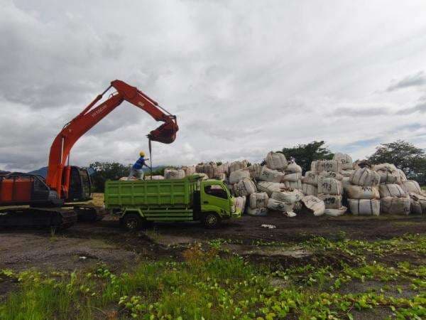 PLN EPI Pasok 350 Ton Cangkang Sawit via Laut ke PLTU Tidore PLN EPI Pasok 350 Ton Cangkang Sawit via Laut ke PLTU Tidore