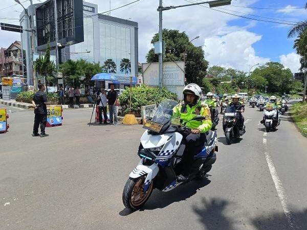 Lalin ke Puncak Ditutup, One Way Arah Jakarta Diberlakukan Lalin ke Puncak Ditutup, One Way Arah Jakarta Diberlakukan