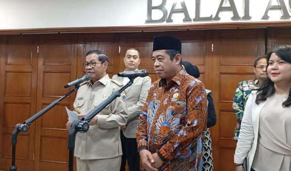 Pramono Akan Sholat Ied di Masjid Fatahillah Balaikota, Open House Tunggu Arahan Pusat Pramono Akan Sholat Ied di Masjid Fatahillah Balaikota, Open House Tunggu Arahan Pusat