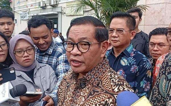 Pramono-Rano Melayat ke Rumah Duka Bunda Iffet: Kontribusinya Luar Biasa Pramono-Rano Melayat ke Rumah Duka Bunda Iffet: Kontribusinya Luar Biasa