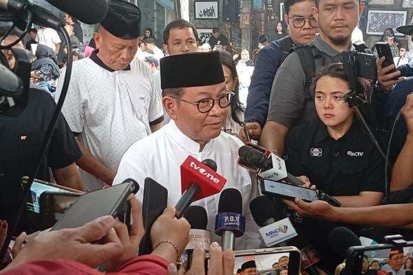 Pramono-Doel Melayat ke Rumah Duka Bunda Iffet di Markas Slank, Beri Pesan Penting bagi Musisi Pramono-Doel Melayat ke Rumah Duka Bunda Iffet di Markas Slank, Beri Pesan Penting bagi Musisi