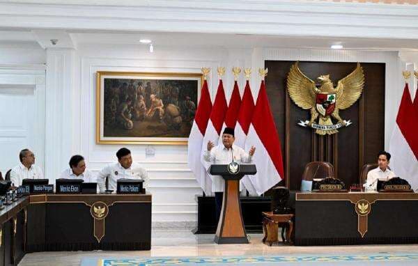 Prabowo Berduka Wafatnya Titiek Puspa: Dedikasi dan Semangatnya Jadi Inspirasi Generasi Penerus Bangsa Prabowo Berduka Wafatnya Titiek Puspa: Dedikasi dan Semangatnya Jadi Inspirasi Generasi Penerus Bangsa