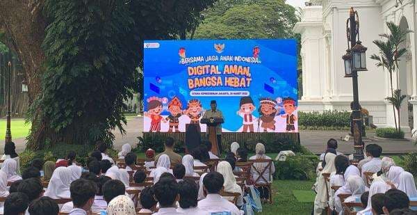 Prabowo Sahkan Peraturan Perlindungan Anak di Ruang Digital Prabowo Sahkan Peraturan Perlindungan Anak di Ruang Digital