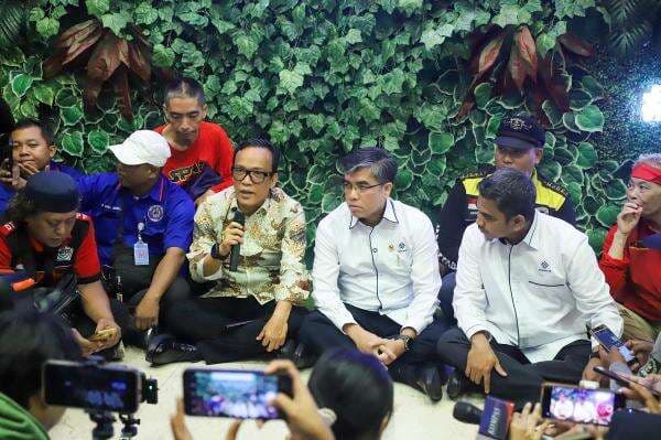 Profil Immanuel Ebezener, Wamenaker yang Sidak Perusahaan Penahan Ijazah di Pekanbaru Profil Immanuel Ebezener, Wamenaker yang Sidak Perusahaan Penahan Ijazah di Pekanbaru