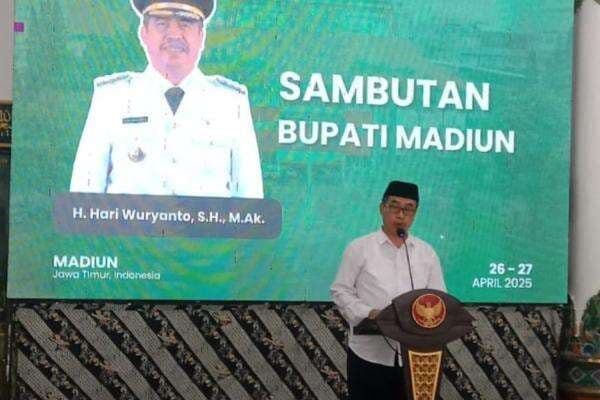 Raker PP KAUJE di Madiun, Resmikan Beasiswa Kakak Asuh dan Gagas Kampus UNEJ Raker PP KAUJE di Madiun, Resmikan Beasiswa Kakak Asuh dan Gagas Kampus UNEJ